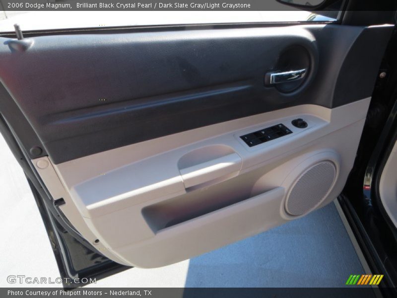 Brilliant Black Crystal Pearl / Dark Slate Gray/Light Graystone 2006 Dodge Magnum