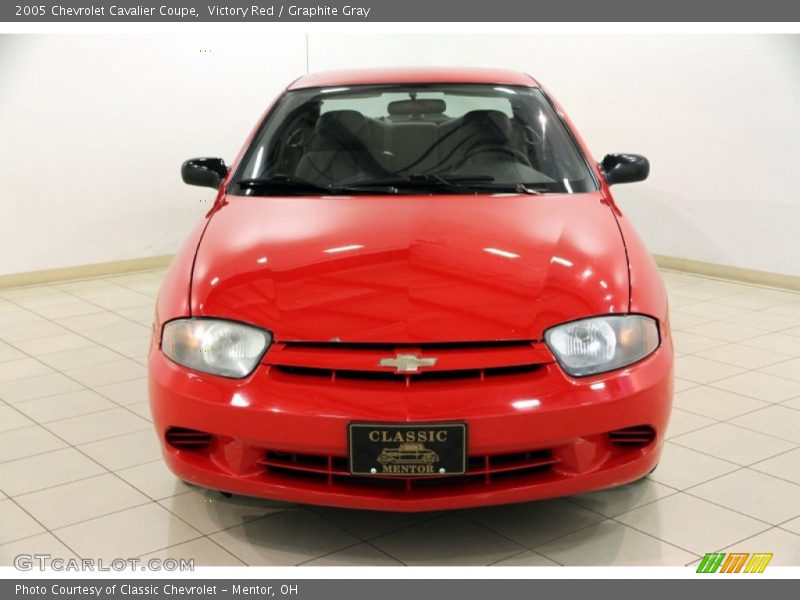 Victory Red / Graphite Gray 2005 Chevrolet Cavalier Coupe