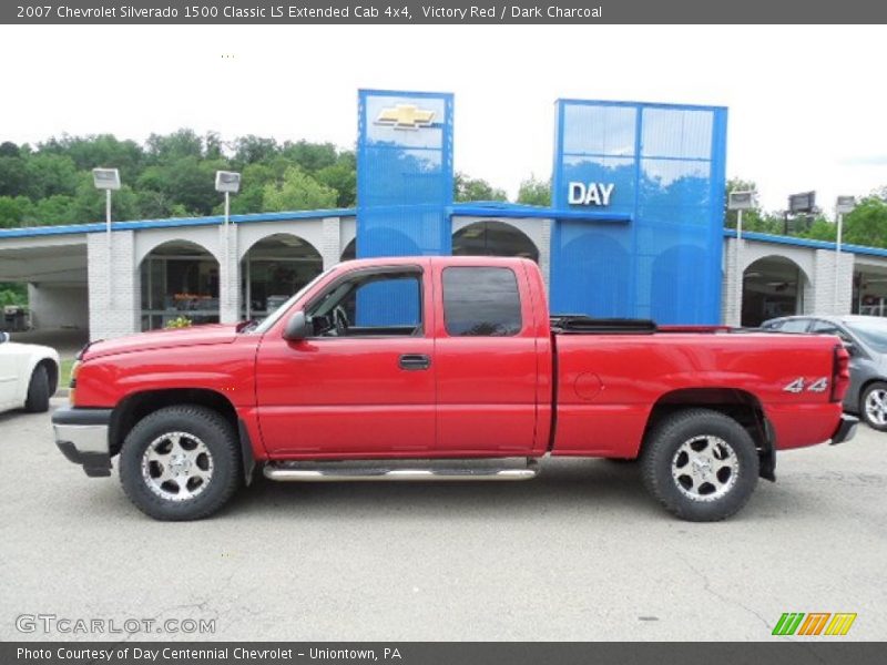 Victory Red / Dark Charcoal 2007 Chevrolet Silverado 1500 Classic LS Extended Cab 4x4