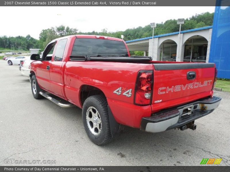 Victory Red / Dark Charcoal 2007 Chevrolet Silverado 1500 Classic LS Extended Cab 4x4
