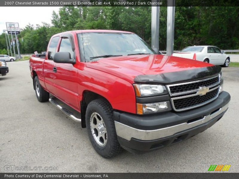 Victory Red / Dark Charcoal 2007 Chevrolet Silverado 1500 Classic LS Extended Cab 4x4