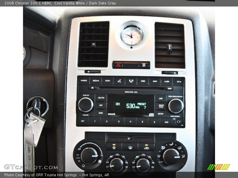 Cool Vanilla White / Dark Slate Gray 2008 Chrysler 300 C HEMI
