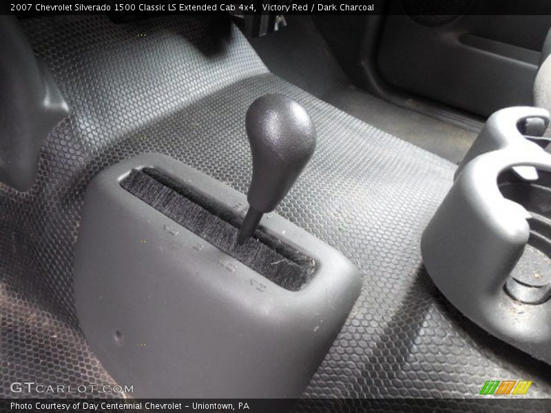 Victory Red / Dark Charcoal 2007 Chevrolet Silverado 1500 Classic LS Extended Cab 4x4