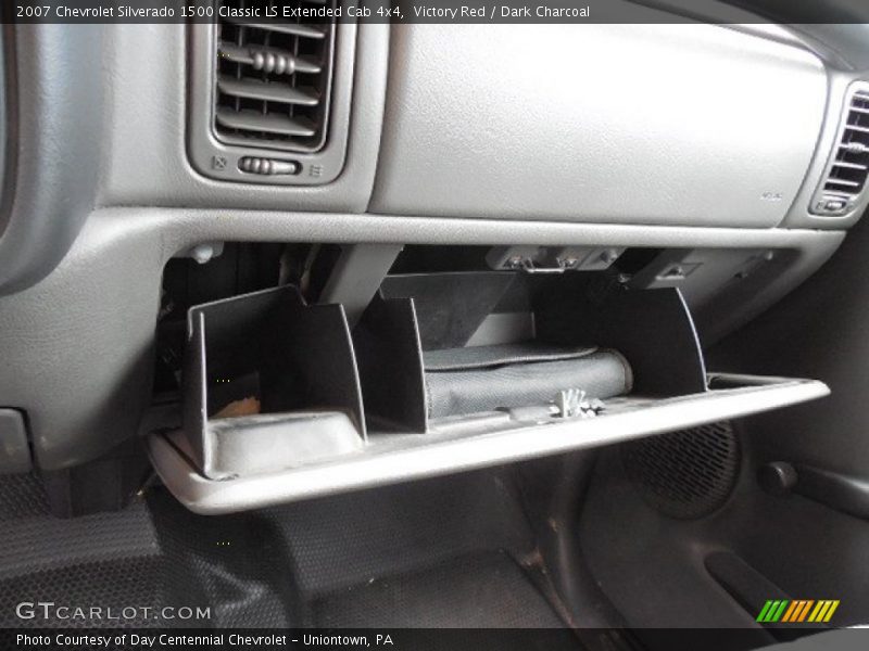 Victory Red / Dark Charcoal 2007 Chevrolet Silverado 1500 Classic LS Extended Cab 4x4