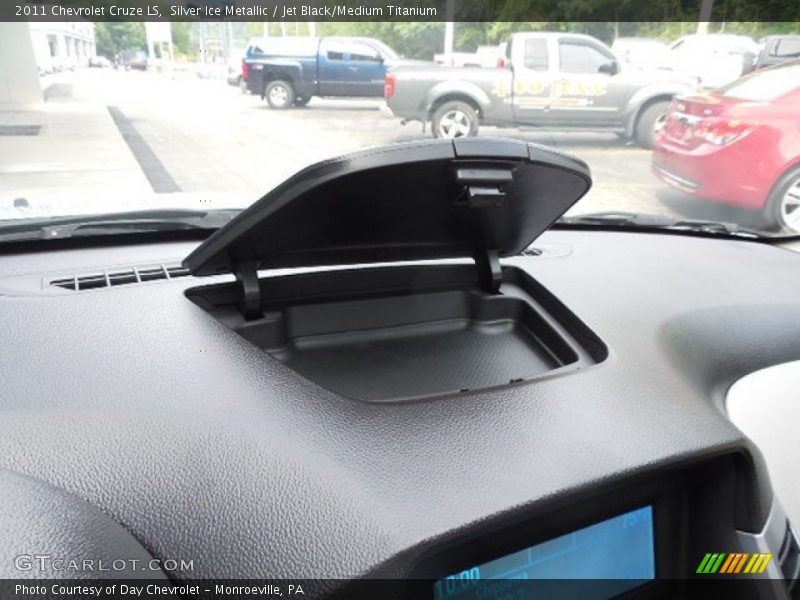 Silver Ice Metallic / Jet Black/Medium Titanium 2011 Chevrolet Cruze LS