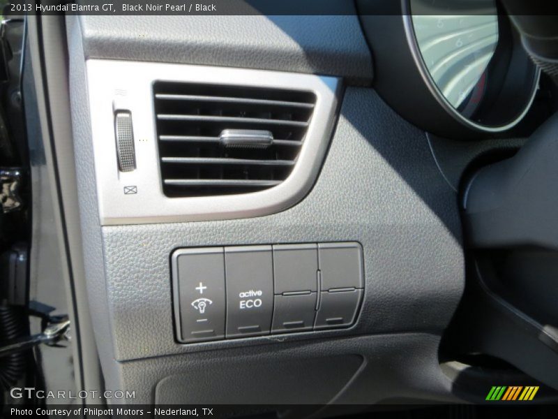 Black Noir Pearl / Black 2013 Hyundai Elantra GT