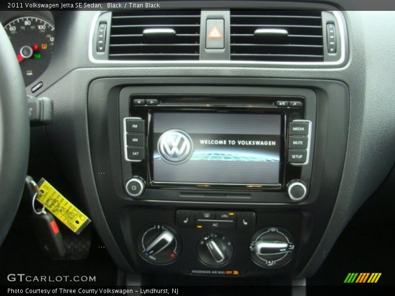 Black / Titan Black 2011 Volkswagen Jetta SE Sedan