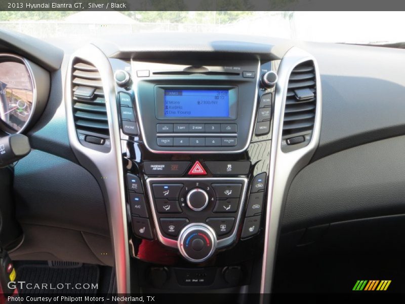 Silver / Black 2013 Hyundai Elantra GT