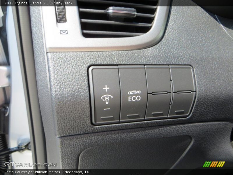 Silver / Black 2013 Hyundai Elantra GT