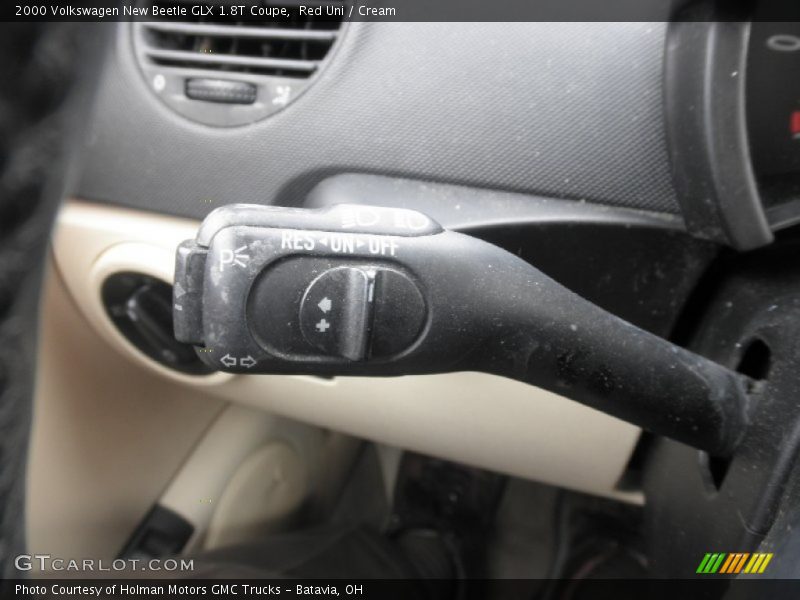 Red Uni / Cream 2000 Volkswagen New Beetle GLX 1.8T Coupe