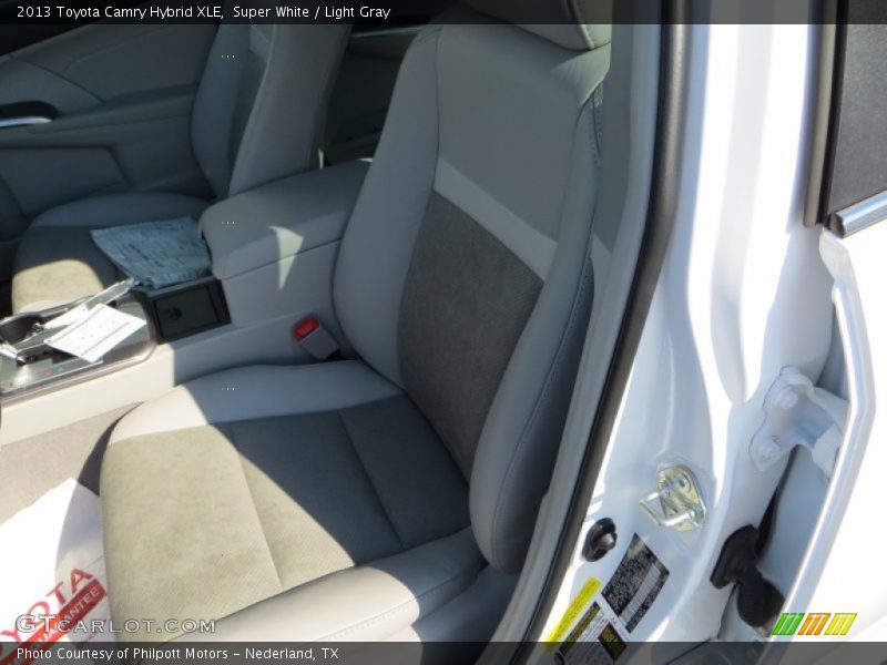 Super White / Light Gray 2013 Toyota Camry Hybrid XLE