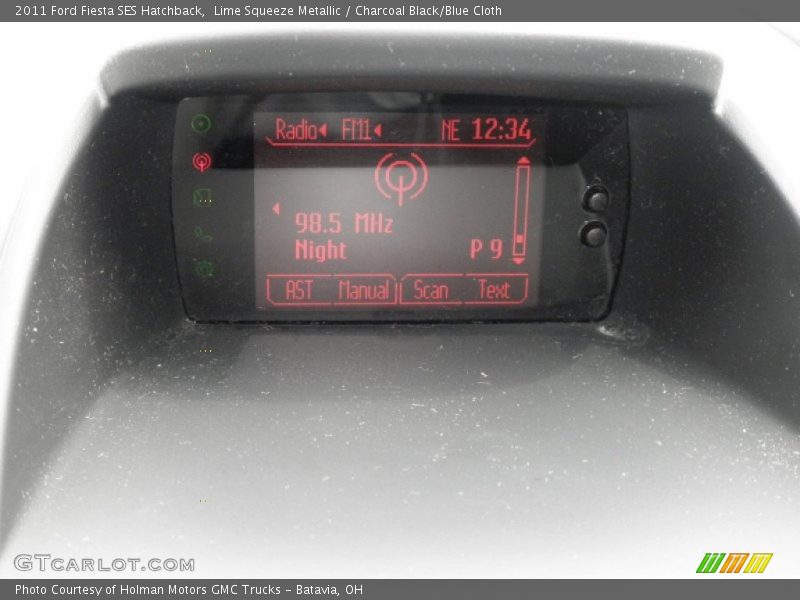 Lime Squeeze Metallic / Charcoal Black/Blue Cloth 2011 Ford Fiesta SES Hatchback