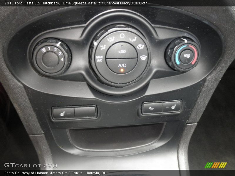 Controls of 2011 Fiesta SES Hatchback
