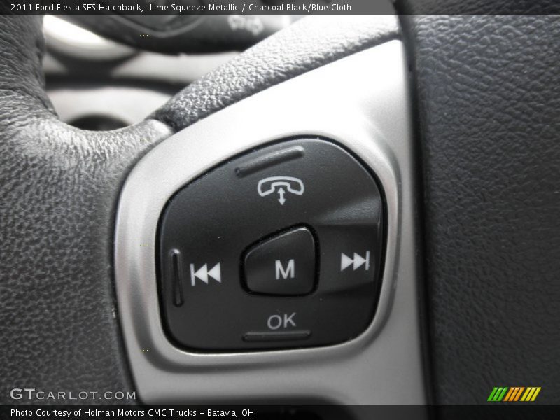 Controls of 2011 Fiesta SES Hatchback