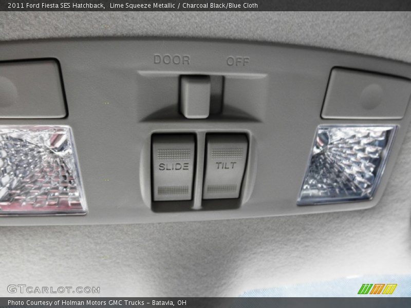 Lime Squeeze Metallic / Charcoal Black/Blue Cloth 2011 Ford Fiesta SES Hatchback