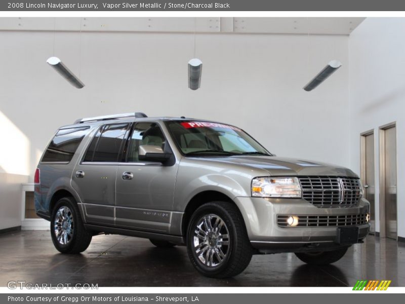 Front 3/4 View of 2008 Navigator Luxury
