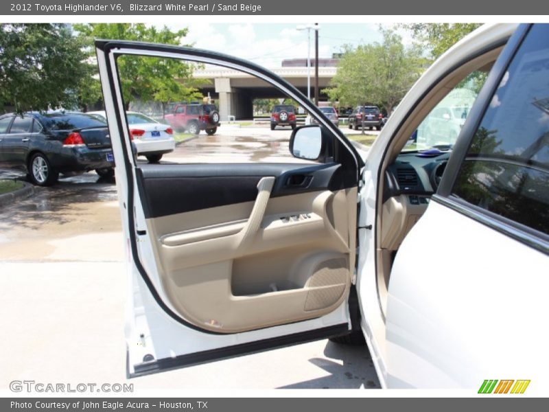 Blizzard White Pearl / Sand Beige 2012 Toyota Highlander V6