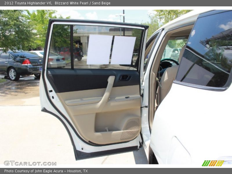 Blizzard White Pearl / Sand Beige 2012 Toyota Highlander V6