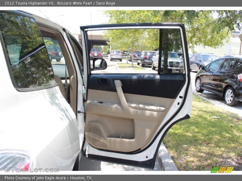 Blizzard White Pearl / Sand Beige 2012 Toyota Highlander V6
