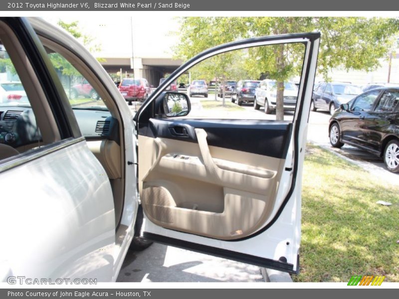 Blizzard White Pearl / Sand Beige 2012 Toyota Highlander V6