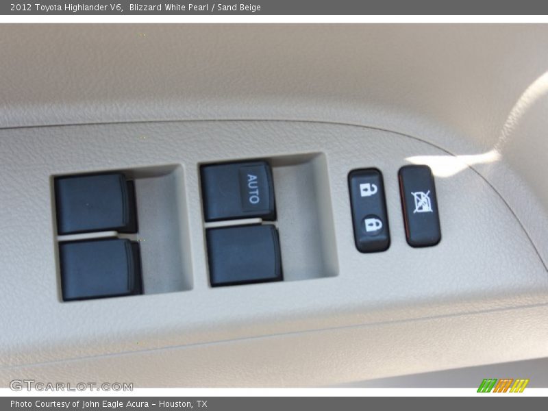 Blizzard White Pearl / Sand Beige 2012 Toyota Highlander V6