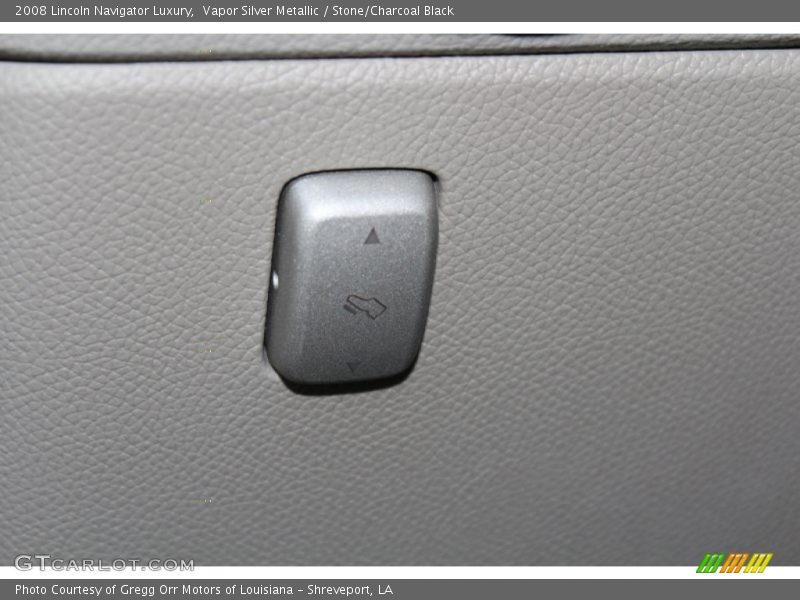 Controls of 2008 Navigator Luxury