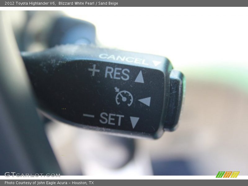 Blizzard White Pearl / Sand Beige 2012 Toyota Highlander V6