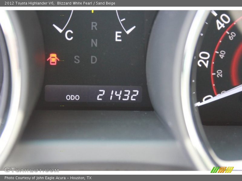 Blizzard White Pearl / Sand Beige 2012 Toyota Highlander V6
