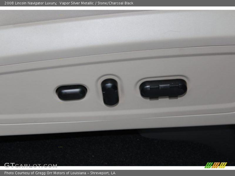 Controls of 2008 Navigator Luxury