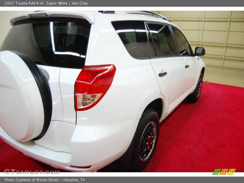 Super White / Ash Gray 2007 Toyota RAV4 I4