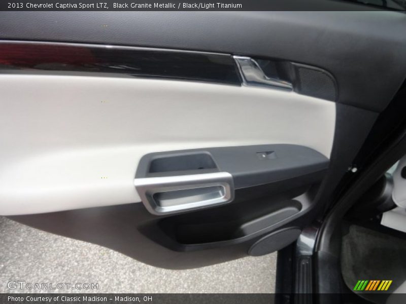 Black Granite Metallic / Black/Light Titanium 2013 Chevrolet Captiva Sport LTZ