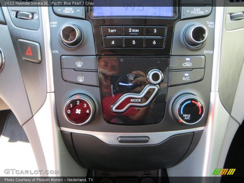 Pacific Blue Pearl / Gray 2013 Hyundai Sonata SE