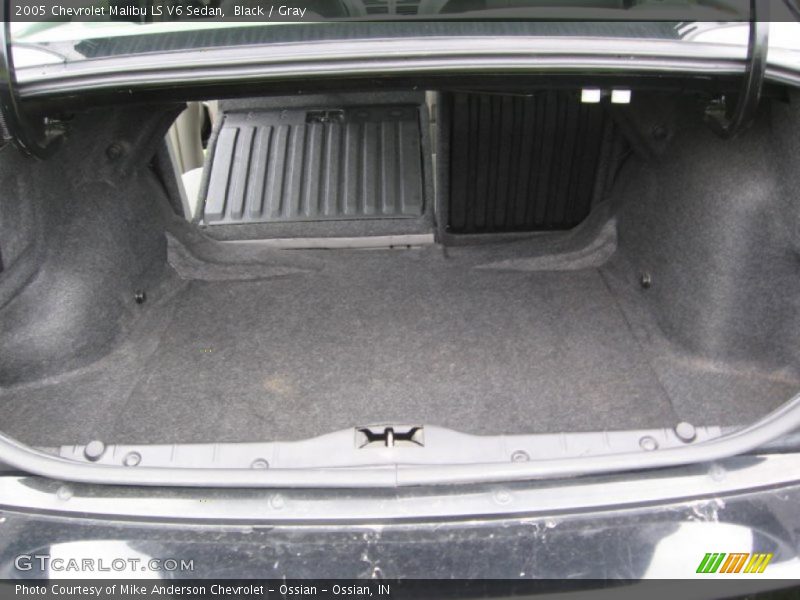 Black / Gray 2005 Chevrolet Malibu LS V6 Sedan