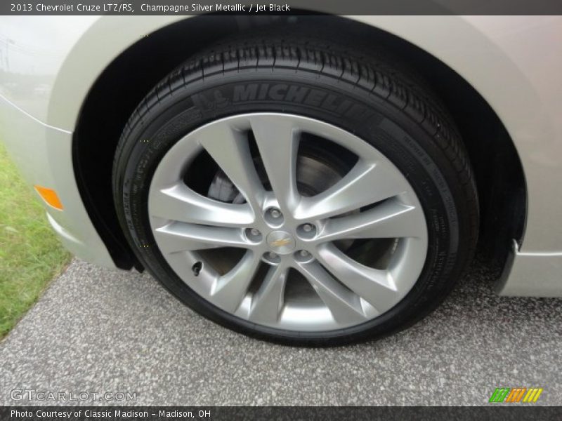 Champagne Silver Metallic / Jet Black 2013 Chevrolet Cruze LTZ/RS