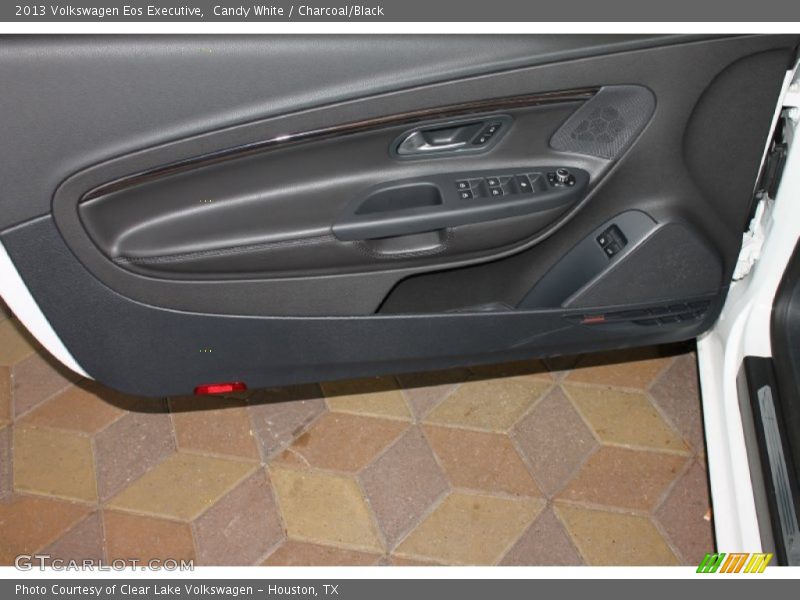Candy White / Charcoal/Black 2013 Volkswagen Eos Executive