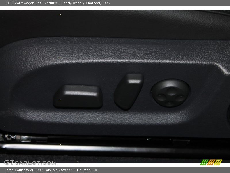 Candy White / Charcoal/Black 2013 Volkswagen Eos Executive