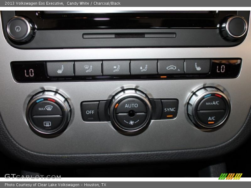 Candy White / Charcoal/Black 2013 Volkswagen Eos Executive