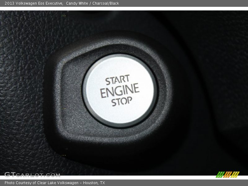 Candy White / Charcoal/Black 2013 Volkswagen Eos Executive