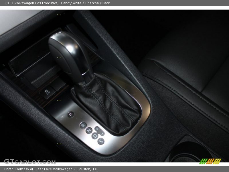 Candy White / Charcoal/Black 2013 Volkswagen Eos Executive