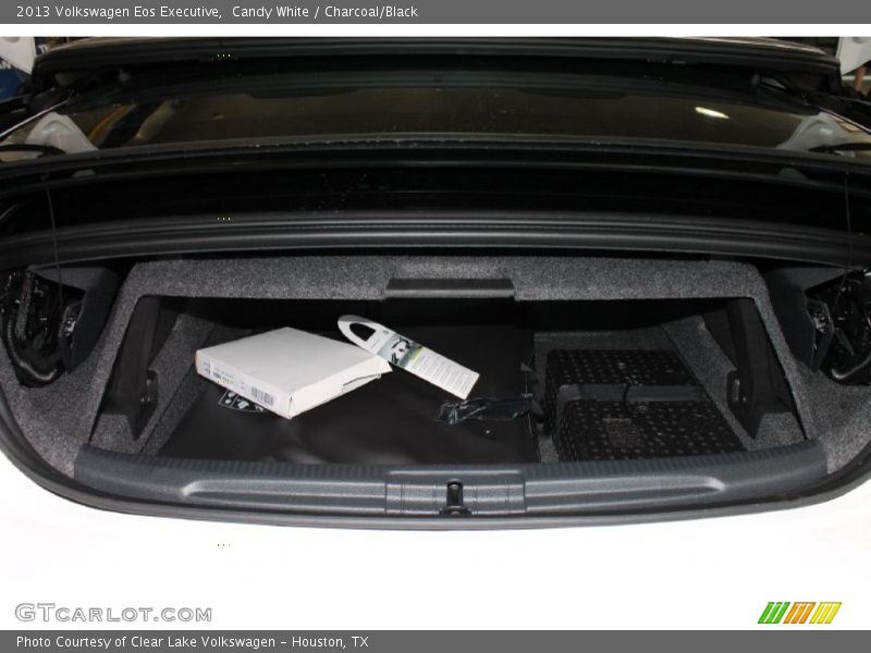 Candy White / Charcoal/Black 2013 Volkswagen Eos Executive
