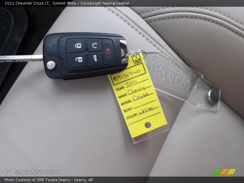 Summit White / Cocoa/Light Neutral Leather 2011 Chevrolet Cruze LT