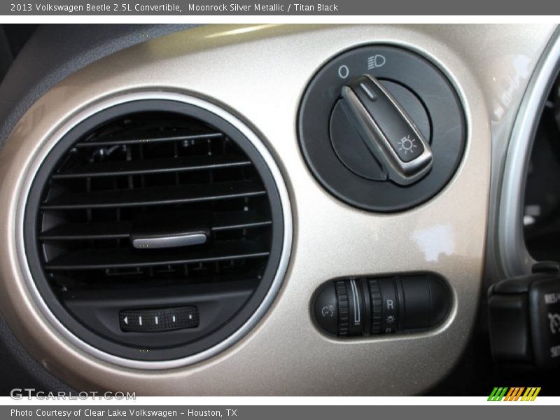 Moonrock Silver Metallic / Titan Black 2013 Volkswagen Beetle 2.5L Convertible