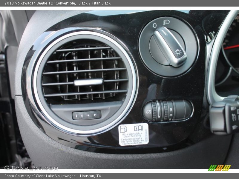 Black / Titan Black 2013 Volkswagen Beetle TDI Convertible