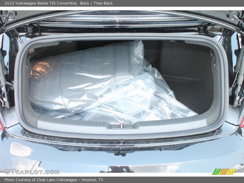 Black / Titan Black 2013 Volkswagen Beetle TDI Convertible