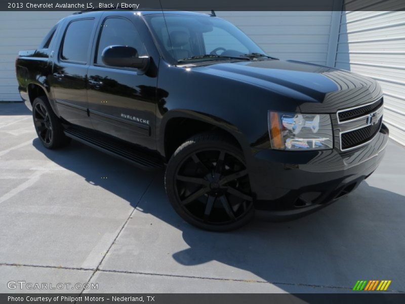 Black / Ebony 2013 Chevrolet Avalanche LS