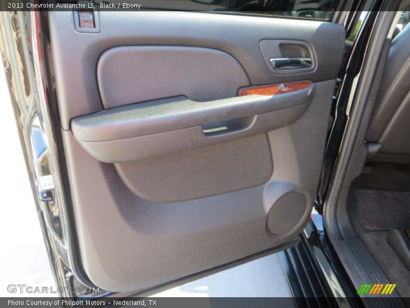 Black / Ebony 2013 Chevrolet Avalanche LS