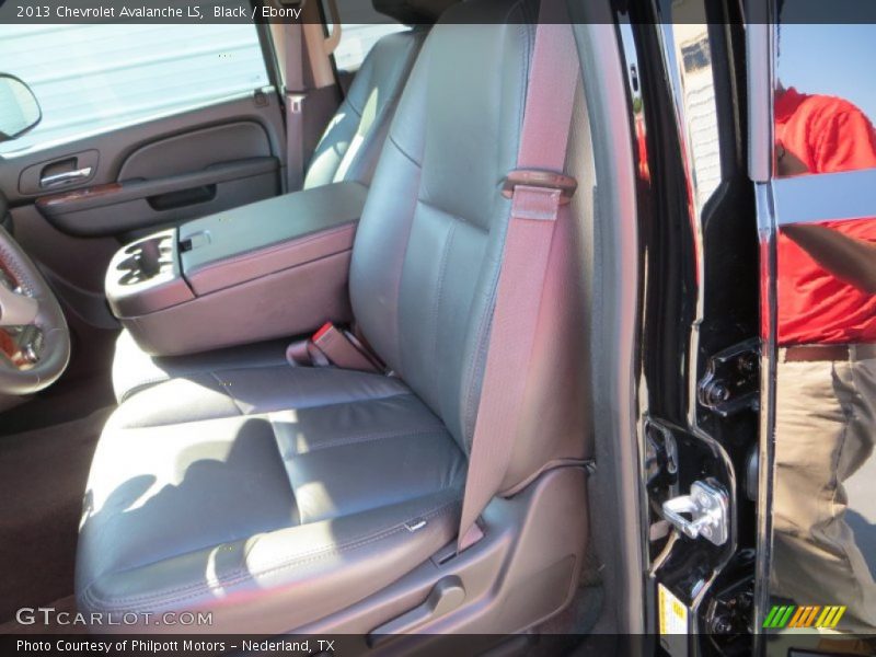 Black / Ebony 2013 Chevrolet Avalanche LS