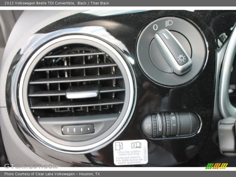 Black / Titan Black 2013 Volkswagen Beetle TDI Convertible