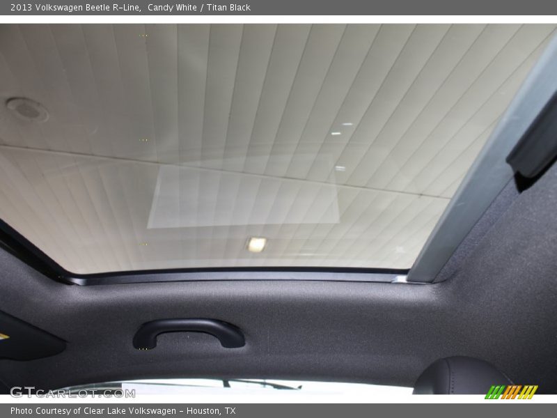 Sunroof of 2013 Beetle R-Line