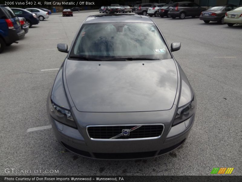 Flint Gray Metallic / Off Black 2006 Volvo S40 2.4i